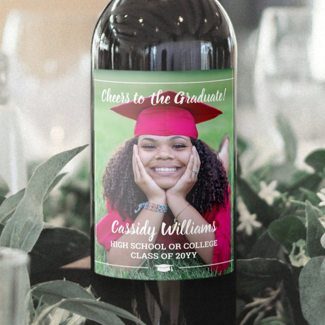 Étiquette Pour Bouteilles De Vin Salutations Graduation 1 Photo Élégant script blan (Créateur téléchargé)