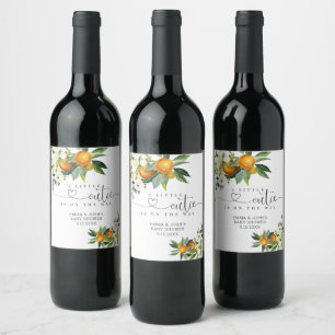 Étiquette Pour Bouteilles De Vin Une Petite Cutie Est Sur Le Chemin Du Étiquette De