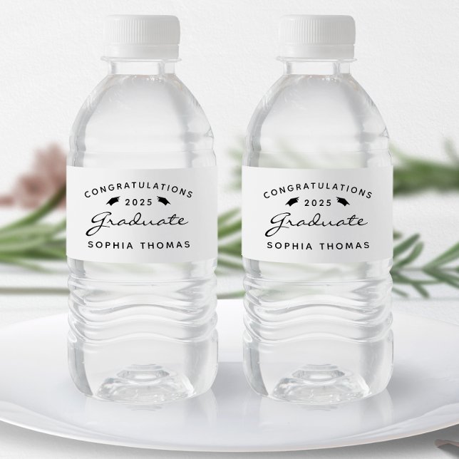 Étiquette Pour Bouteilles D'eau 2026 Casquette Script Noir Blanc Graduation (Créateur téléchargé)