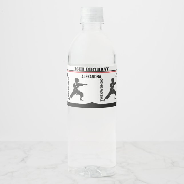 Étiquette Pour Bouteilles D'eau Joueuse de Taekwondo, fille d'anniversaire, karaté (Devant)
