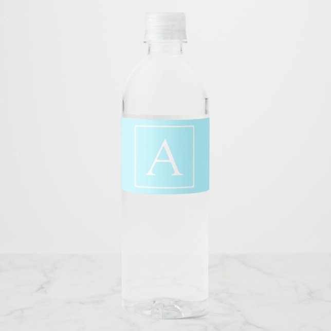 Étiquette Pour Bouteilles D'eau Monogramme bleu ciel simple (Devant)