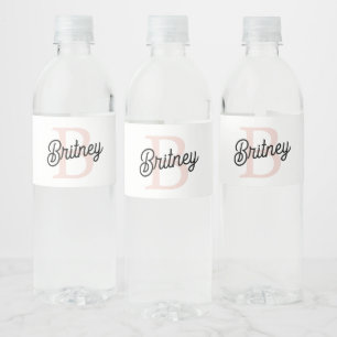 Étiquette Pour Bouteilles D'eau Monogramme et nom personnalisé moderne Pastel Pink