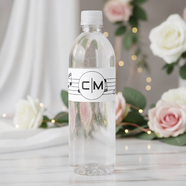 Étiquette Pour Bouteilles D'eau Notes de musique Monogramme Mariage Noir & Blanc  (Front view black white musical notes with classic melody themed ceremony wedding water bottle label)