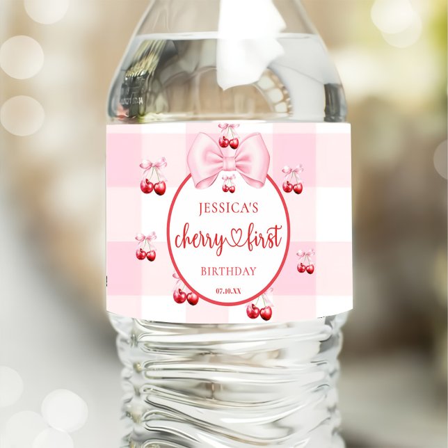 Étiquette Pour Bouteilles D'eau Pink Coquette Bow Cherry First Birthday Party (Créateur téléchargé)