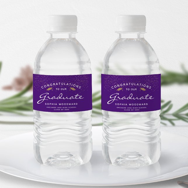 Étiquette Pour Bouteilles D'eau Purple White Script Gold Casquette Graduation (Créateur téléchargé)