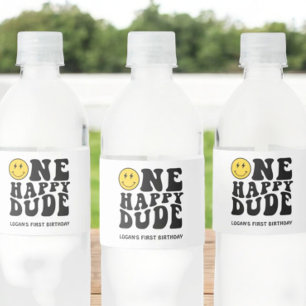 Étiquette Pour Bouteilles D'eau Un Garçon Très Heureux Sourire Visage Premier Anni