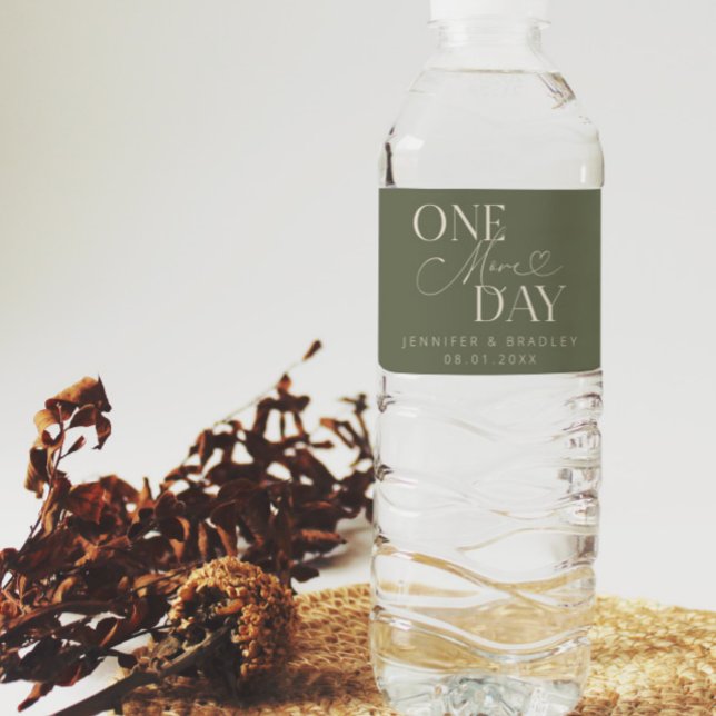 Étiquette Pour Bouteilles D'eau Un Mariage de jour de plus Sage vert (Créateur téléchargé)