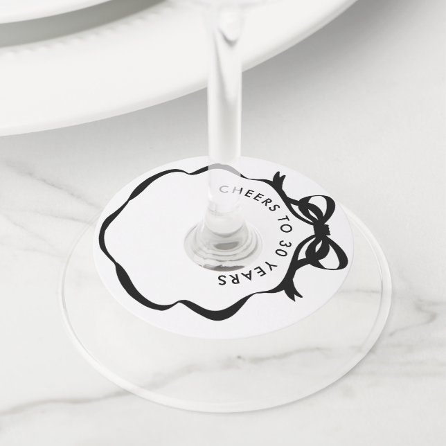 Étiquette Pour Verre De Vin Anniversaire de la coquette noire et blanche (De près)