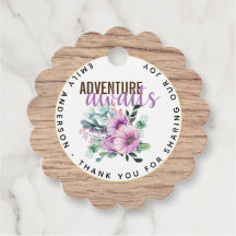 Adventure Attend le Baby shower de fleurs violette