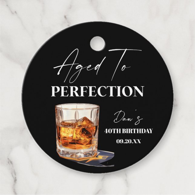 Étiquettes Cadeau Aged To Perfection Whisky Glass Birthday Party (Devant)