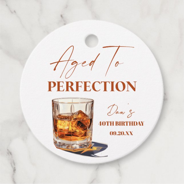 Étiquettes Cadeau Aged To Perfection Whisky Glass Birthday Party (Devant)