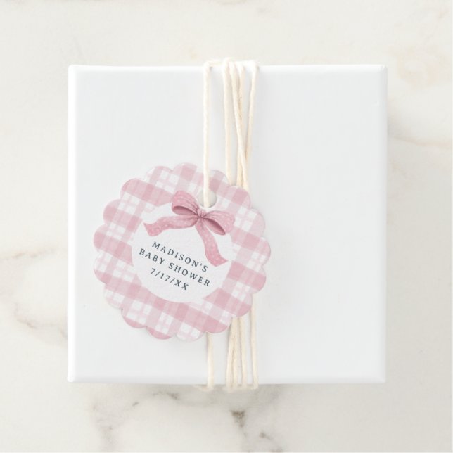 Étiquettes Cadeau Aquarelle rose foncé plaid et Baby shower de la cr (En situation)