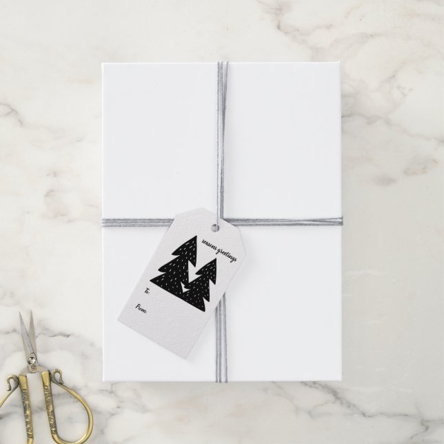 Étiquettes-cadeau Arbres de Noël nordiques noirs et blancs (Avec de la ficelle)