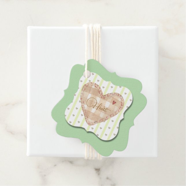 Étiquettes Cadeau Arrière - plan de verdure douce avec coeur moderne (En situation)