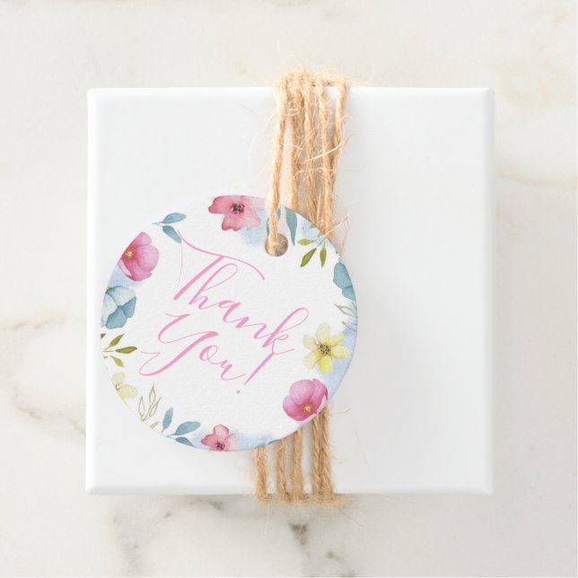 Étiquettes Cadeau Baby shower d'aquarelle pour les filles rose-print (En situation)