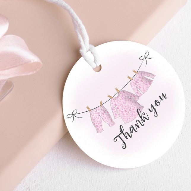 Étiquettes Cadeau Baby shower fille Merci Aquarelle rose Personnalis (Cute baby shower custom favor tag with pink clothesline. )