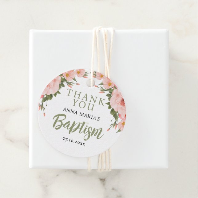 Étiquettes Cadeau Baptême de fille verte Merci de fleurs roses (En situation)