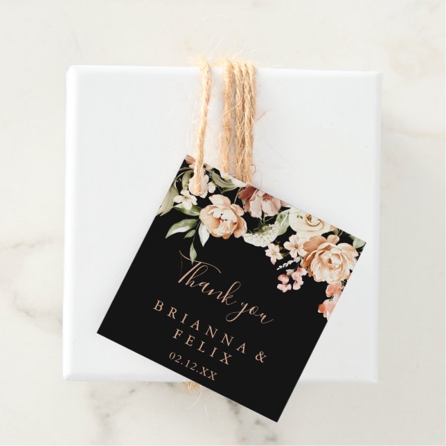 Étiquettes Cadeau Black Forme Royal Floral Mariage (En situation)