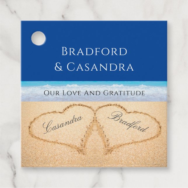 Étiquettes Cadeau Bleu foncé Plage Mariage 2 Coeurs dans le sable (Devant)