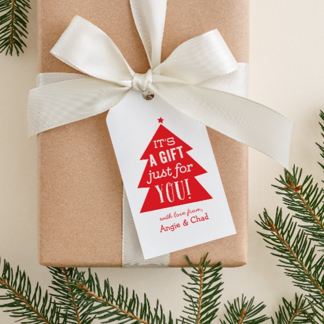 Étiquettes-cadeau Cadeau Red Christmas Tree (red and white Christmas tree with quirky text "a gift just for you" custom name gift tag)