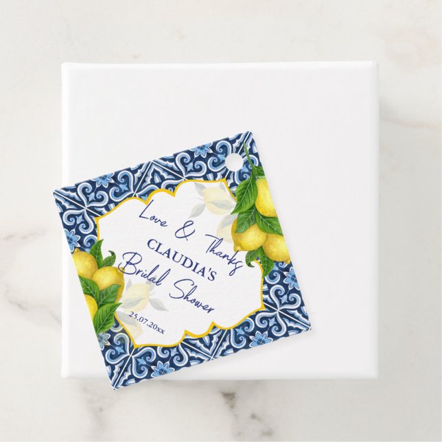Étiquettes Cadeau Carreaux bleus citron Amalfi fête merci (En situation)