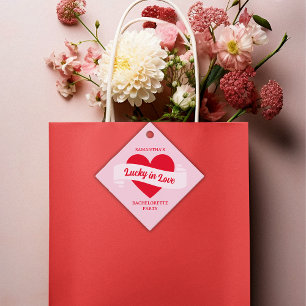 Étiquettes Cadeau Chanceuse en amour cœur chic rose et rouge enterre