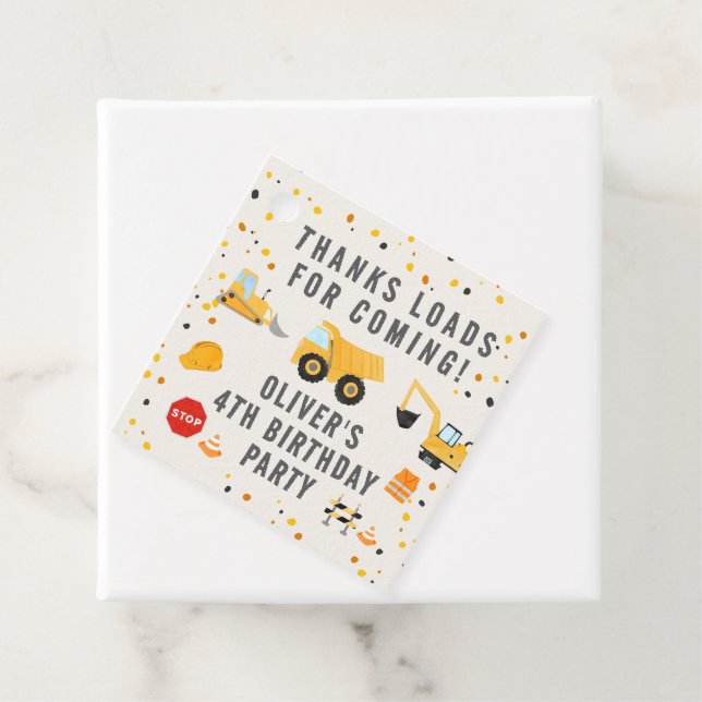Étiquettes Cadeau Chariots de construction fête d'anniversaire (En situation)
