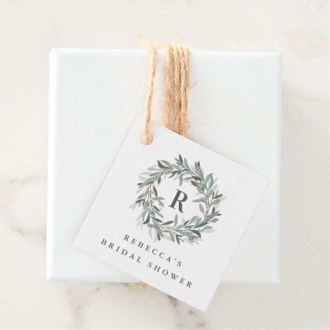 Étiquettes Cadeau Couronne rustique monogramme Baby Shower de mariag (En situation)