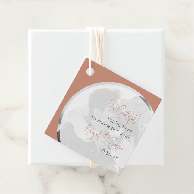 Étiquettes Cadeau Décontracté Terra Cotta Modern Mariage Photo (En situation)