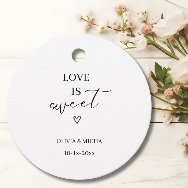 Étiquettes Cadeau écriture simple et élégante L'amour est la faveur  (Créateur téléchargé)