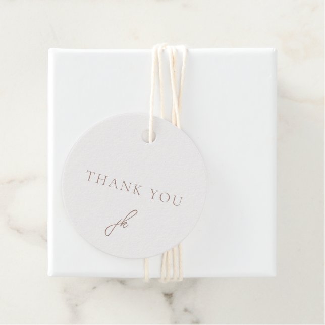 Étiquettes Cadeau Élégant Mariage de Monogramme Neutre Terre (En situation)