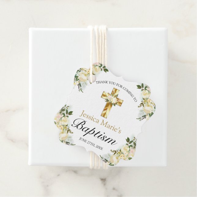 Étiquettes Cadeau Élégant Merci de Baptême de Croix d'Or Floral (En situation)