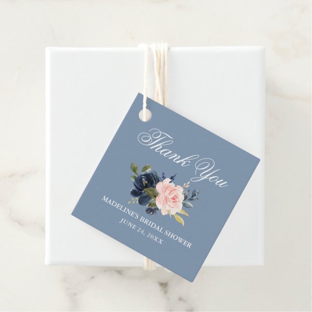 Étiquettes Cadeau Elégante Fête des mariées florale bleu rose Dusty (En situation)