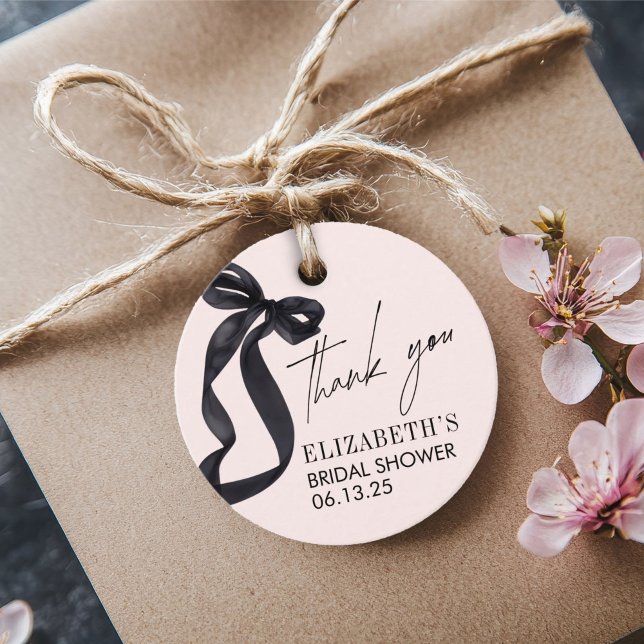 Étiquettes Cadeau Elle Noue le Nœud Cadeau de Fête de Mariage (Créateur téléchargé)