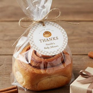 Étiquettes Cadeau Faveur de Baby Shower 'Brioche à la Cannelle au Fo