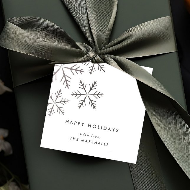 Étiquettes Cadeau Fête classique Faux Foil (Elegant silver snowflakes modern happy holidays christmas holiday gift tags.)
