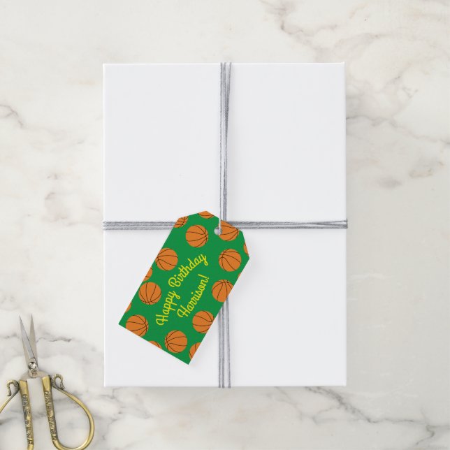 Étiquettes-cadeau Fête d'anniversaire de basket-ball (Avec de la ficelle)