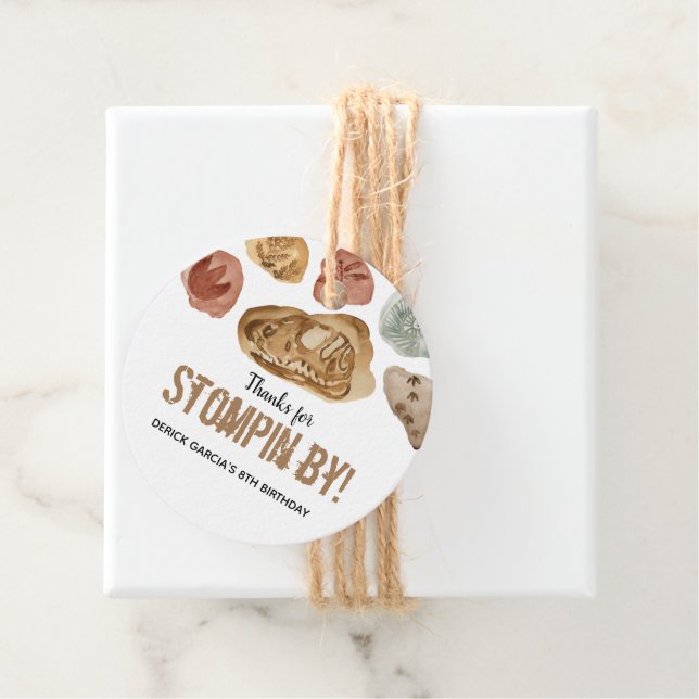 Étiquettes Cadeau Fête d'anniversaire de dinosaure Fossil (En situation)