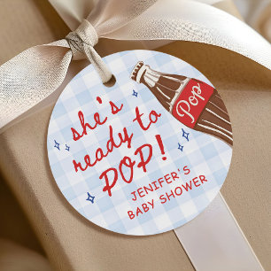 Étiquettes Cadeau Fête de bébé Blue Gingham Elle est prête à éclater