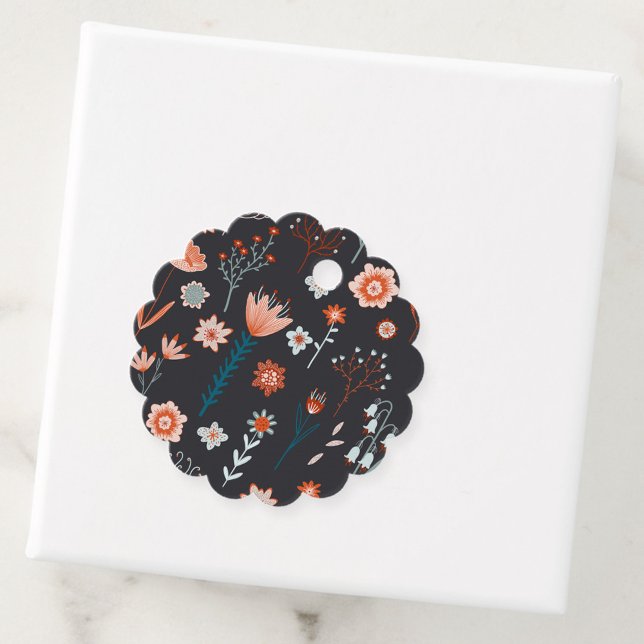 Étiquettes Cadeau Fleurs d'été scandinaves foncées (Modern Japandi dark floral favor tags)