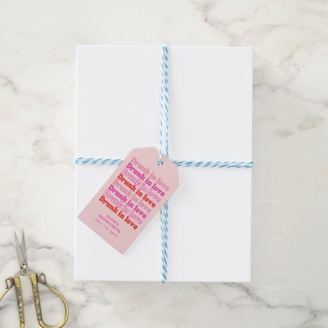 Étiquettes-cadeau Folle Amoureuse Enterrement de Vie de Jeune Fille  (Avec de laficelle)