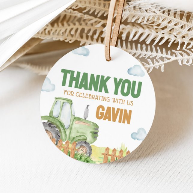 Étiquettes Cadeau Garçon Green Tractor fête d'anniversaire ronde (Green Tractor Birthday Party Favor Tags)
