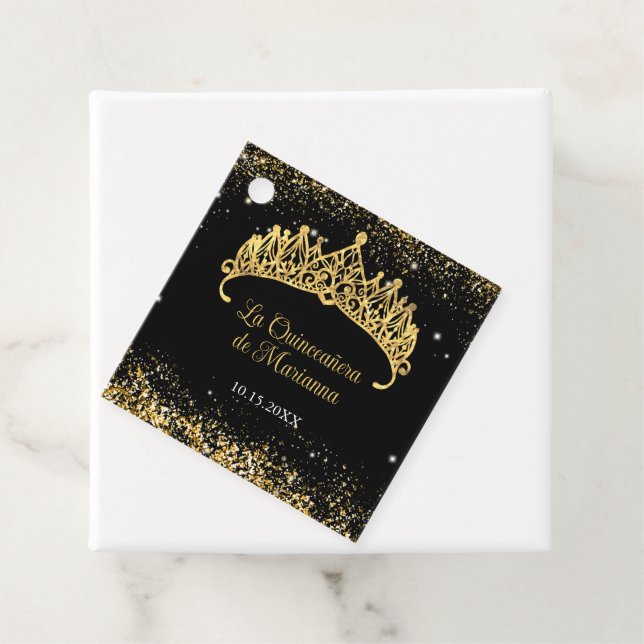 Étiquettes Cadeau Gold Confetti Quinceanera Tiara (En situation)