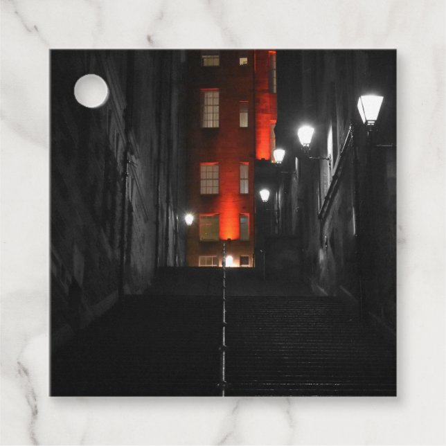 Étiquettes Cadeau Gothic Staircase (Devant)