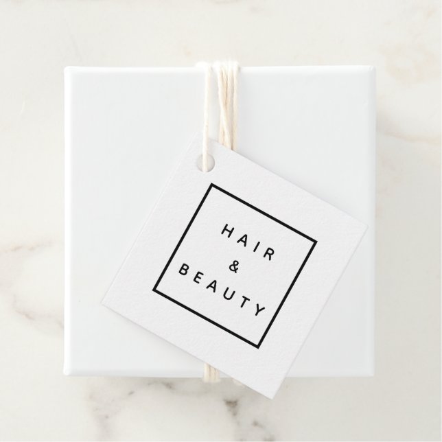 Étiquettes Cadeau HAIR + BEAUTY stylist business promotion label (En situation)