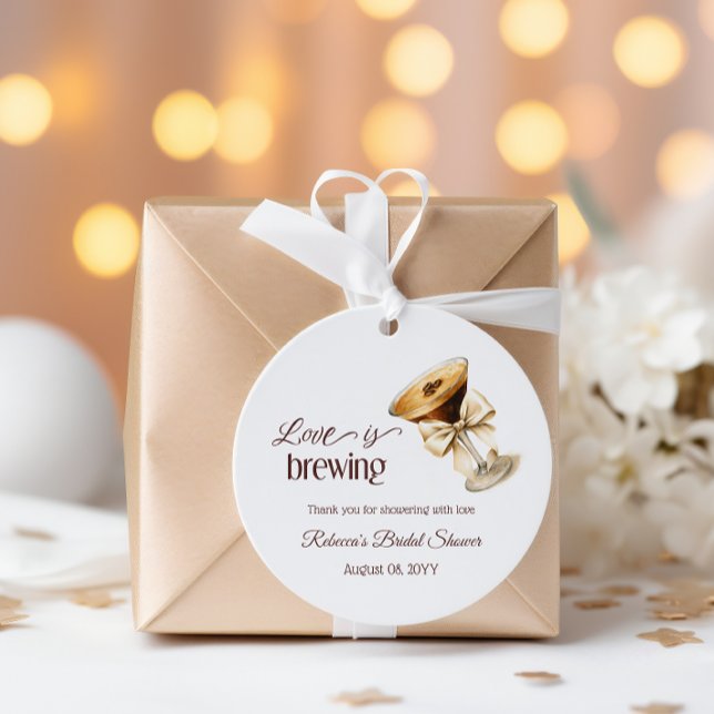 Étiquettes Cadeau L'amour brasse Bow Espresso Martini Fête des marié (Créateur téléchargé)