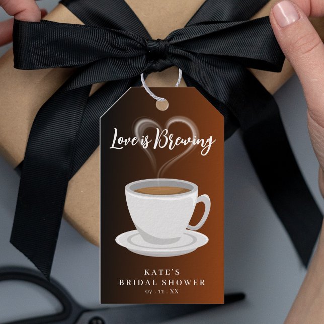 Étiquettes-cadeau L'amour brasse la terre cuite et la Fête des marié (Love is Brewing Terracotta & Black Bridal Shower Gift Tags
)