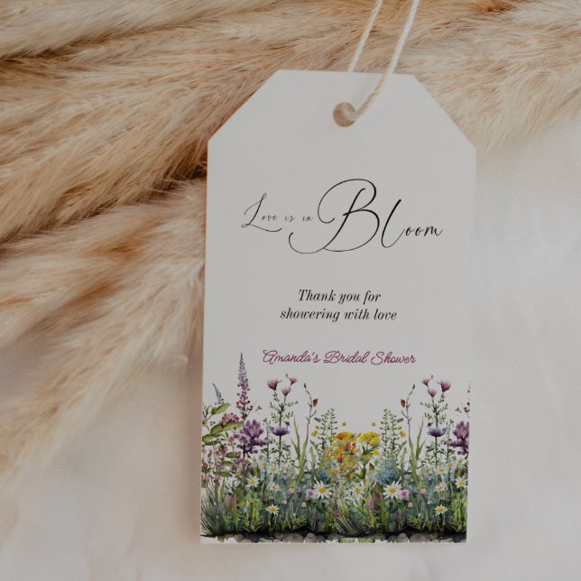 Étiquettes-cadeau L'amour est dans la Fête des mariées fleurie Fleur (Créateur téléchargé)