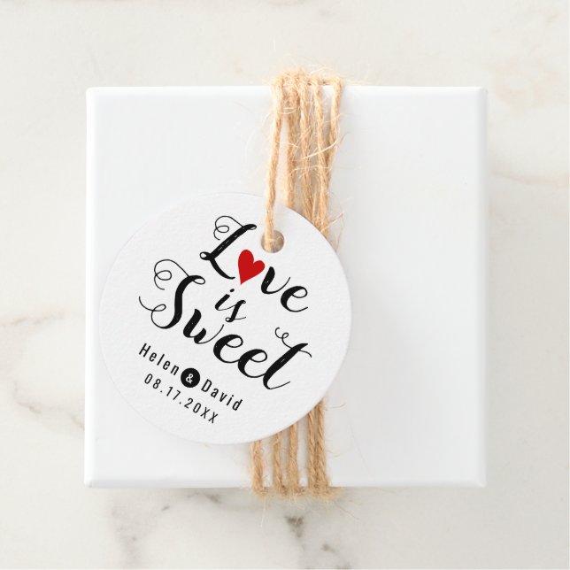 Étiquettes Cadeau L'amour est douce calligraphie rouge coeur mariage (En situation)