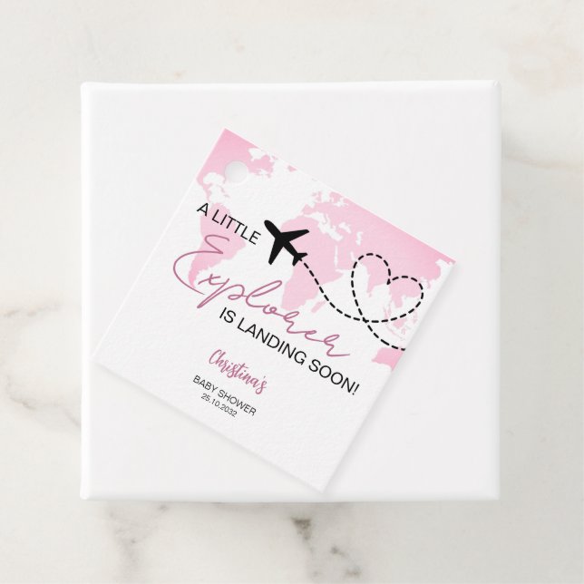 Étiquettes Cadeau Little Explorer World Map Baby shower rose (En situation)